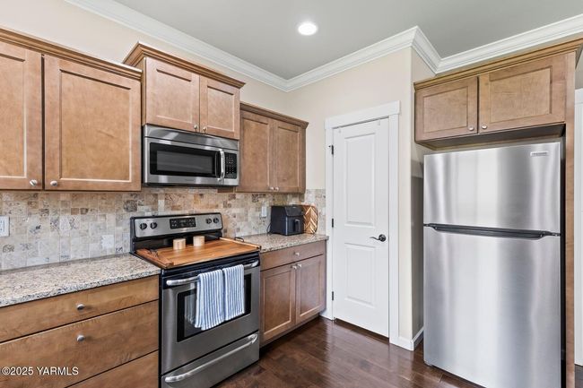 Kitchen | Image 12