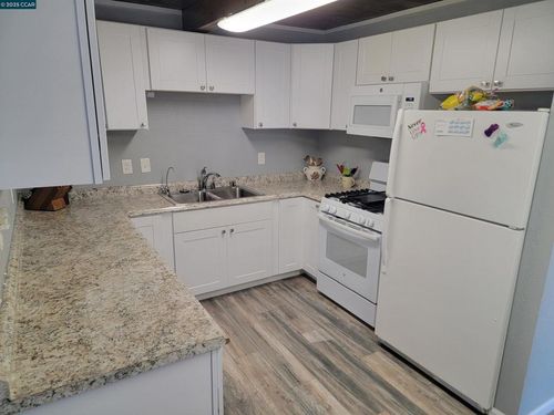 573 Levee Rd, Bay Point, CA, 94565-1318 | Card Image