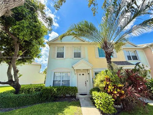 70-70 Whitehead Cir, Weston, FL, 33326-3106 | Card Image