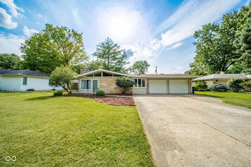 1303 Oakland Dr, Anderson, IN, 46012-4539 | Card Image