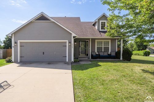 925 Hickory Ct, Eudora, KS, 66025-8933 | Card Image