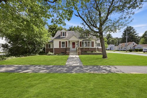 22 Dartmouth St, South Hadley, MA, 01075-2640 | Card Image