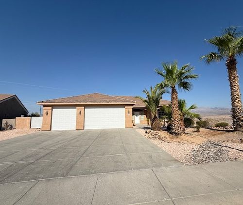 1009 Heritage Dr, Bullhead City, AZ, 86429-5945 | Card Image