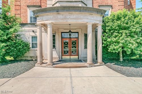 apt-207-13800 Fairhill Rd, Shaker Heights, OH, 44120-1277 | Card Image