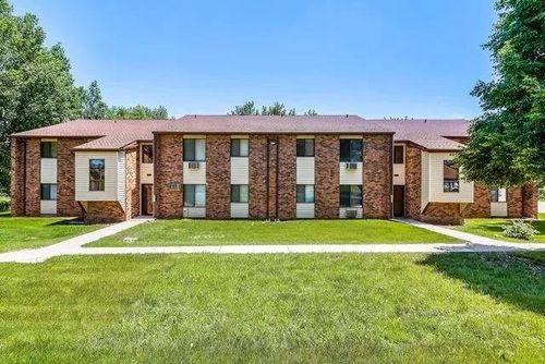 223 4th Ave W, Grinnell, IA, 50112-1800 | Card Image