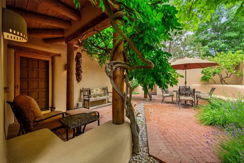 810 Abeyta St, Santa Fe, NM, 87505-2809 | Card Image