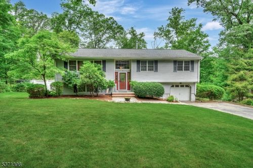 50 Fawnridge Dr, Long Valley, NJ, 07853-3249 | Card Image