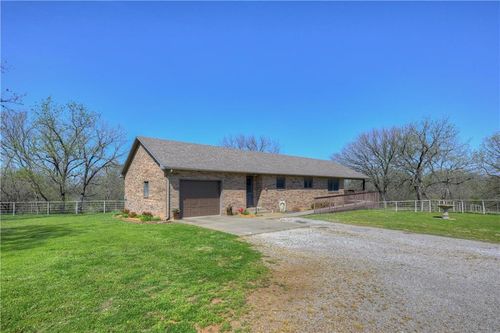 286 S 160th St, Girard, KS, 66743-9487 | Card Image