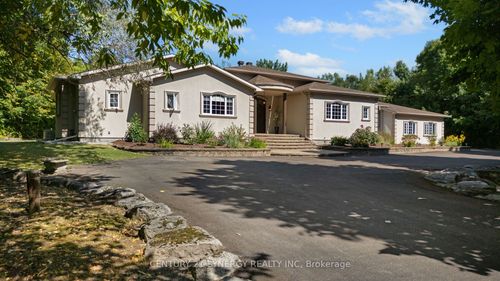 1281 Georges Vanier Dr, Cumberland, ON, K4C1R6 | Card Image