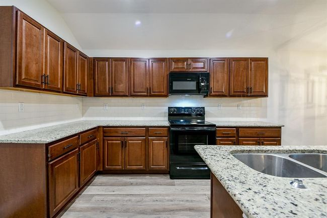 167 Courageous Side Way, House other with 4 bedrooms, 3 bathrooms and 2 parking in Magnolia TX | Image 8