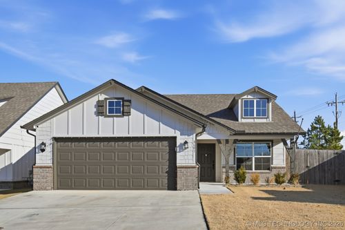 8601 N 76th East Pl, Owasso, OK, 74055-7475 | Card Image