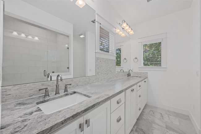 B - 1403 W 12 Th St, Condo with 3 bedrooms, 3 bathrooms and 2 parking in Austin TX | Image 19