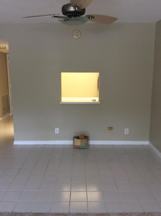 APT-2K - 470 Executive Center Dr, Condo with 1 bedrooms, 1 bathrooms and null parking in West Palm Beach FL | Image 12