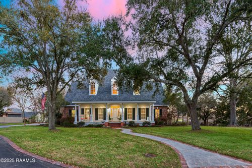 9 Oak Pl, New Iberia, LA, 70563-3087 | Card Image