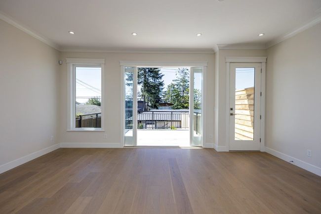 335 E 6 Th Street, Home with 5 bedrooms, 3 bathrooms and 2 parking in North Vancouver BC | Image 18