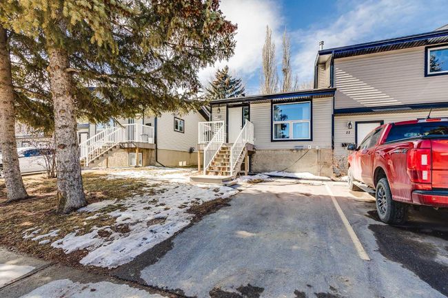 12 - 51 Big Hill Way Se, Home with 2 bedrooms, 1 bathrooms and 1 parking in Airdrie AB | Image 2