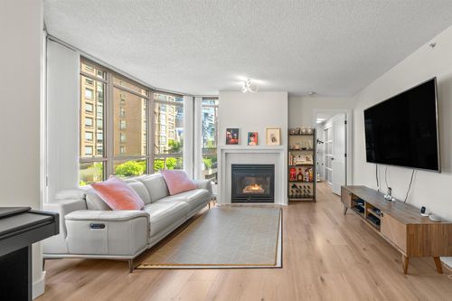 706-867 Hamilton St, Vancouver, BC, V6B6B7 | Card Image