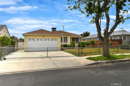 19848 Archwood St, Winnetka, CA, 91306-4318 | Card Image