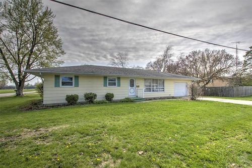 215 E Mattox St, Sullivan, IL, 61951-2331 | Card Image