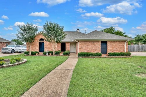 308 Greystone Dr, Lorena, TX, 76655-3440 | Card Image