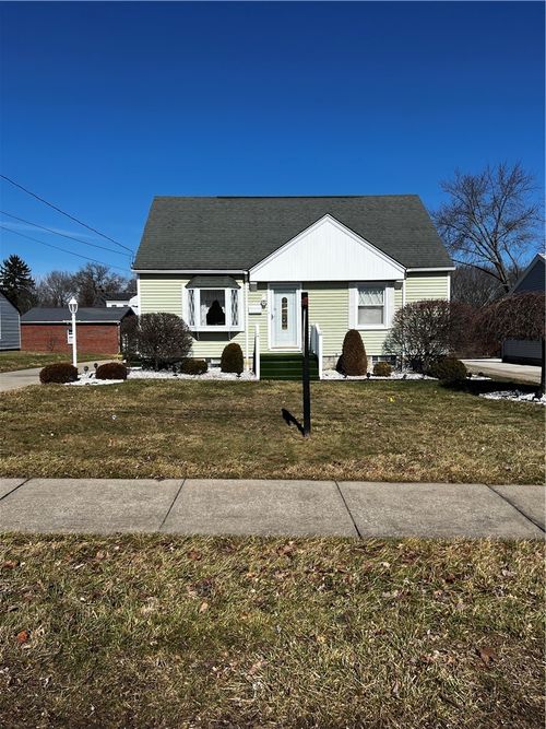 503 E Hazelcroft Ave, New Castle, PA, 16105-2270 | Card Image