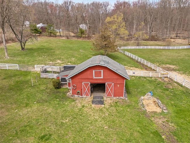 View of barn showing fenced paddock and pasture | Image 30