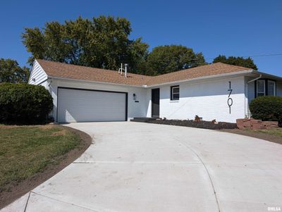 1701 St Clair Drive, House other with 3 bedrooms, 1 bathrooms and null parking in Pekin IL | Image 2