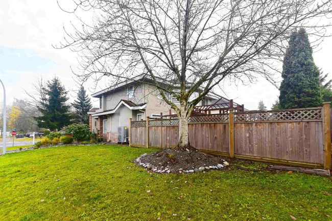 15882 107 A Avenue, House other with 5 bedrooms, 2 bathrooms and 7 parking in Surrey BC | Image 3