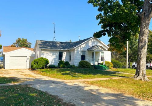 530 4th Ave E, Cresco, IA, 52136-1428 | Card Image