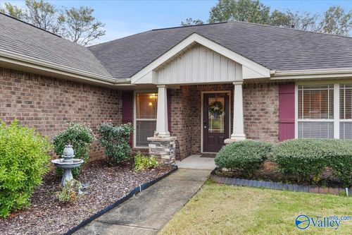 5051 Montauk Trl Se, Owens Cross Roads, AL, 35763-8795 | Card Image