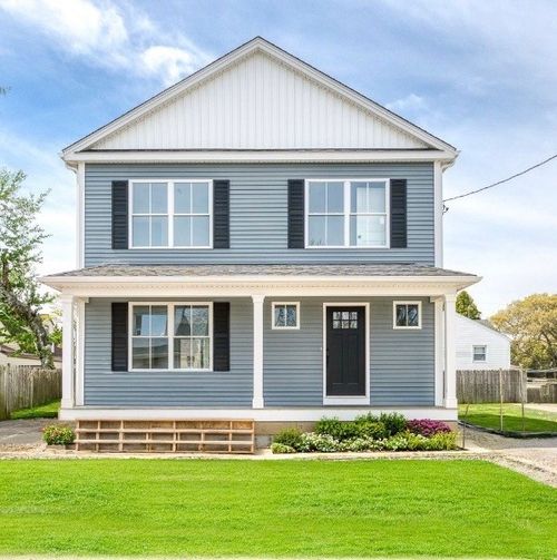 10 Fyffe Ave, Cranston, RI, 02920-4435 | Card Image