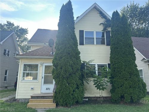 881 Harbor St, Conneaut, OH, 44030-1515 | Card Image