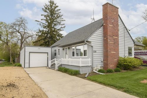 208 Wright Street, Waukesha, WI, 53186 | Card Image