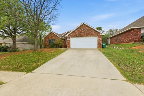 1001 Chase Ln, Denton, TX, 76209-3505 | Card Image