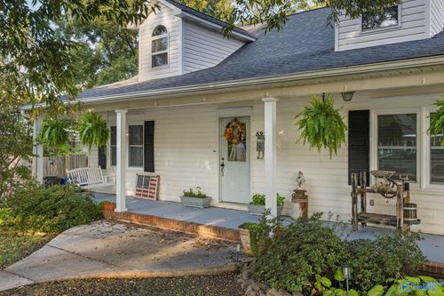 521 East St, Athens, AL, 35611-2707 | Card Image