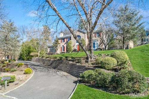 5 Tree Top Ln, Chatham, NJ, 07928-1034 | Card Image