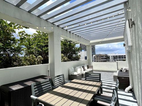 910-321 Ne 26th St, Miami, FL, 33137-5273 | Card Image