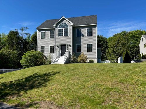 48 Waterford Dr, Sandown, NH, 03873-2077 | Card Image