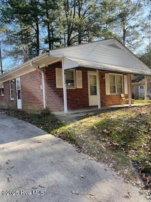 817 Corbett St, Rocky Mount, NC, 27801-3502 | Card Image
