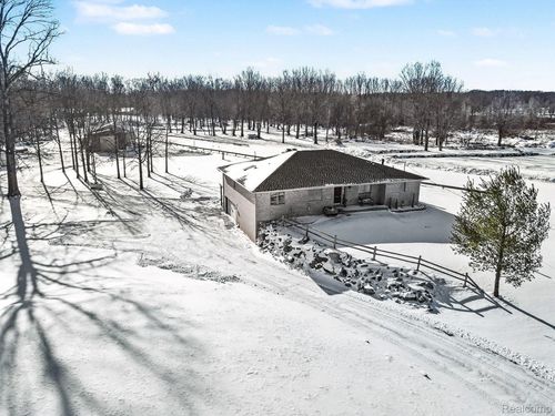 7031 Munsell Rd, Howell, MI, 48843-9639 | Card Image