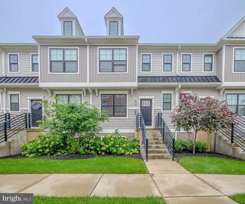311 Chestnut St, COLLEGEVILLE, PA, 19426 | Card Image