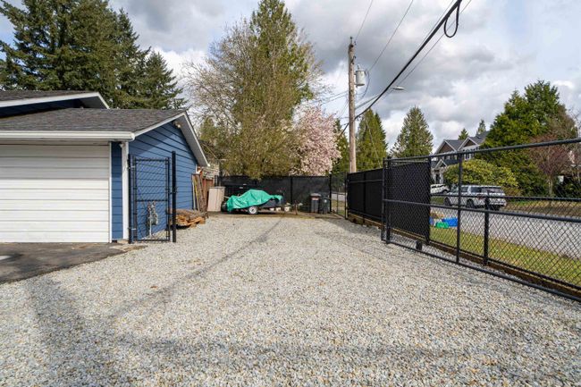 19307 120 B Avenue, House other with 3 bedrooms, 1 bathrooms and 8 parking in Pitt Meadows BC | Image 28