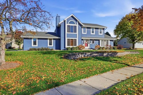 858 Laureate Drive, Pewaukee, WI, 53072 | Card Image