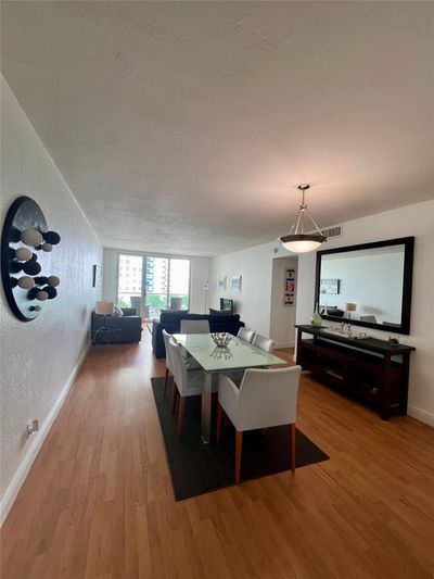 4Y - 3801 S Ocean Dr, Condo with 1 bedrooms, 1 bathrooms and null parking in Hollywood FL | Image 3