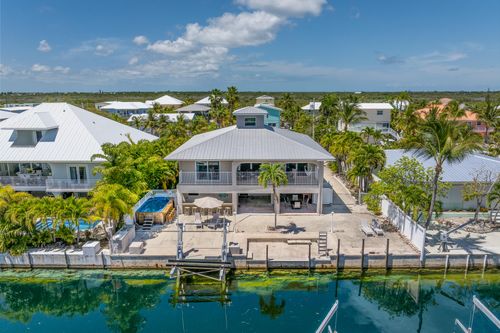 29562 Saratoga Ave, Big Pine Key, FL, 33043-3211 | Card Image