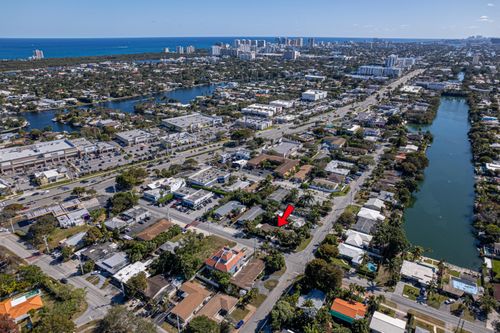 east-2000 Ne 18th St, Fort Lauderdale, FL, 33305-2508 | Card Image