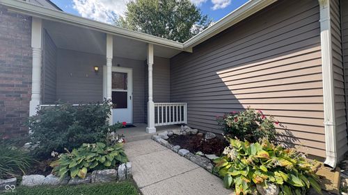 7556 Gunyon Ct, Indianapolis, IN, 46237-9378 | Card Image
