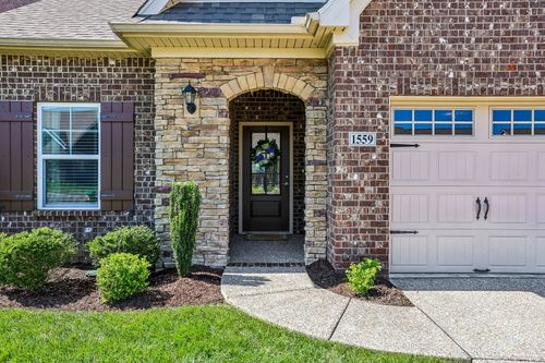 1559 Cedarbrooke Ln, Lebanon, TN, 37090-1702 | Card Image