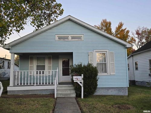 1028 S Roosevelt St, Harrisburg, IL, 62946-2838 | Card Image