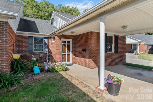 19980 Oak Leaf Cir, Cornelius, NC, 28031-9632 | Card Image